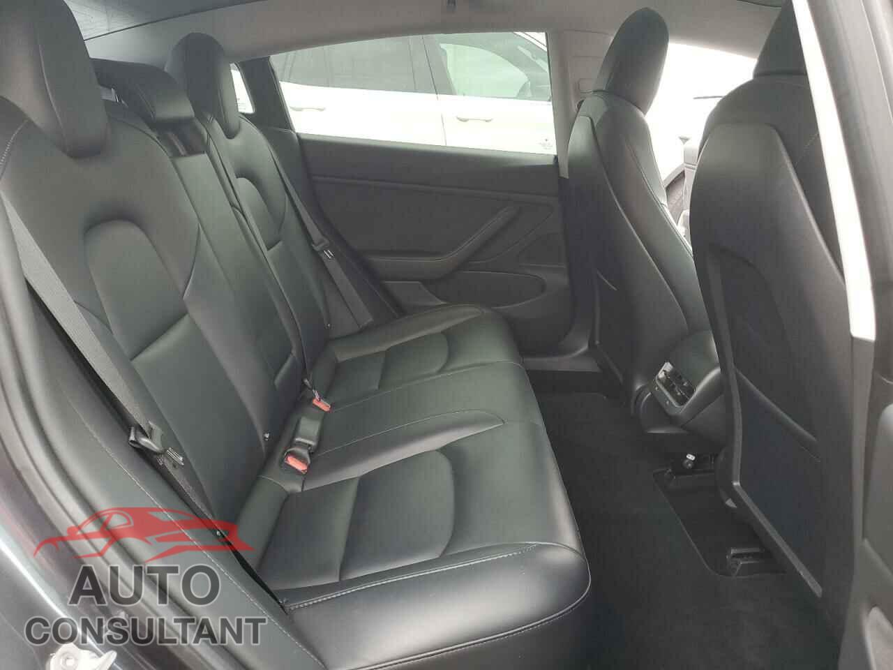 TESLA MODEL 3 2018 - 5YJ3E1EA4JF158334