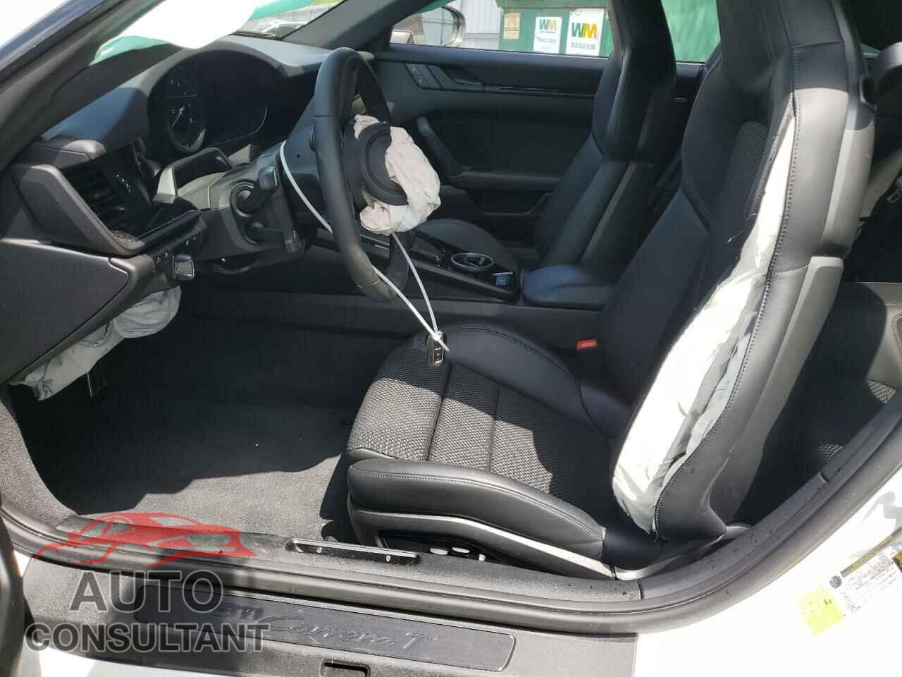 PORSCHE 911 2024 - WP0AA2A98RS210079