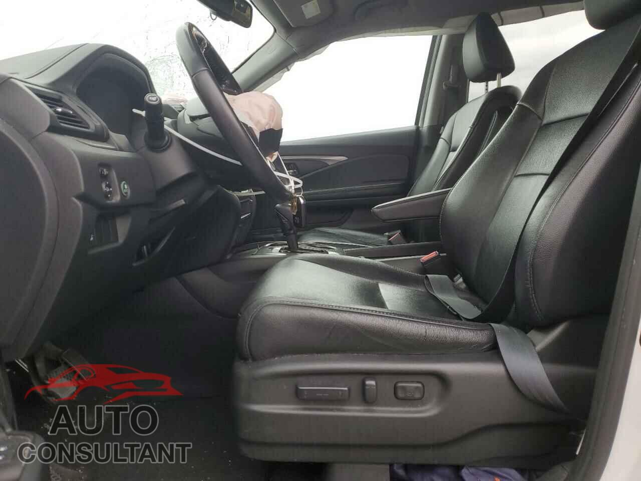 HONDA PILOT 2017 - 5FNYF5H52HB028345