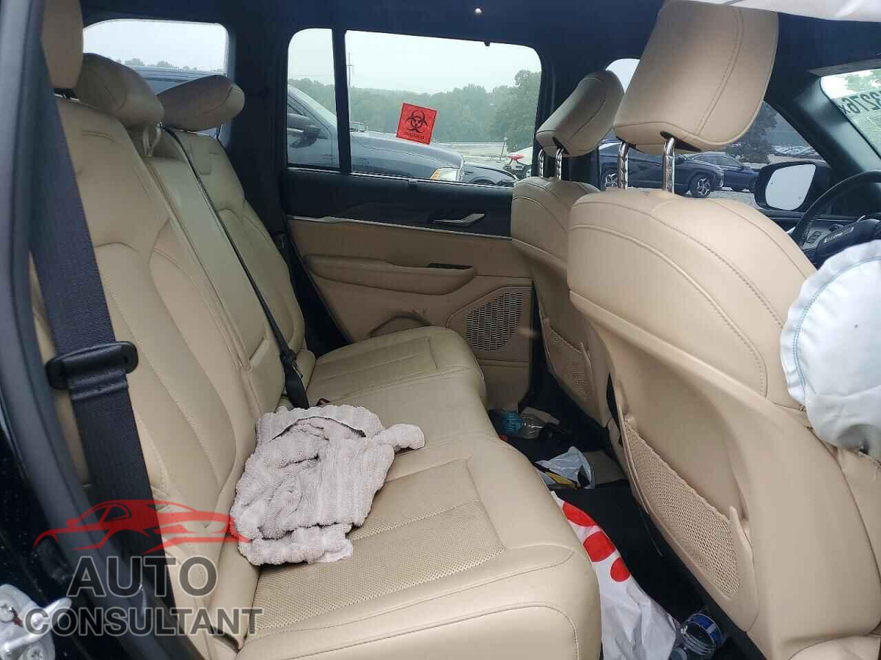 JEEP CHEROKEE 2023 - 1C4RJGBG5PC510036