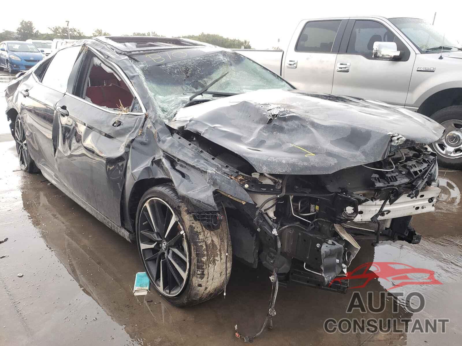TOYOTA CAMRY 2018 - 4T1B61HK2JU514392