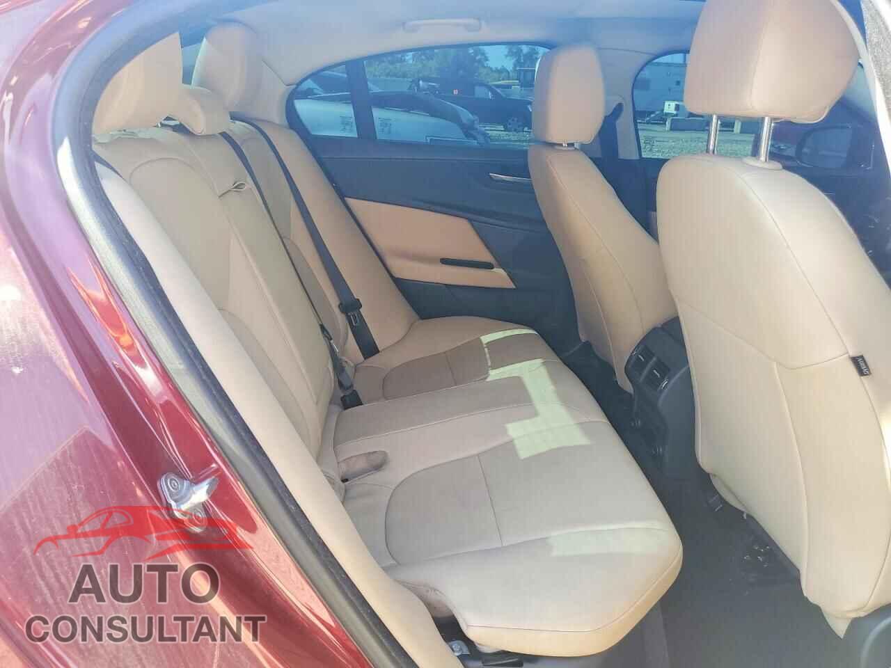 JAGUAR XE 2017 - SAJAR4BG4HA974230