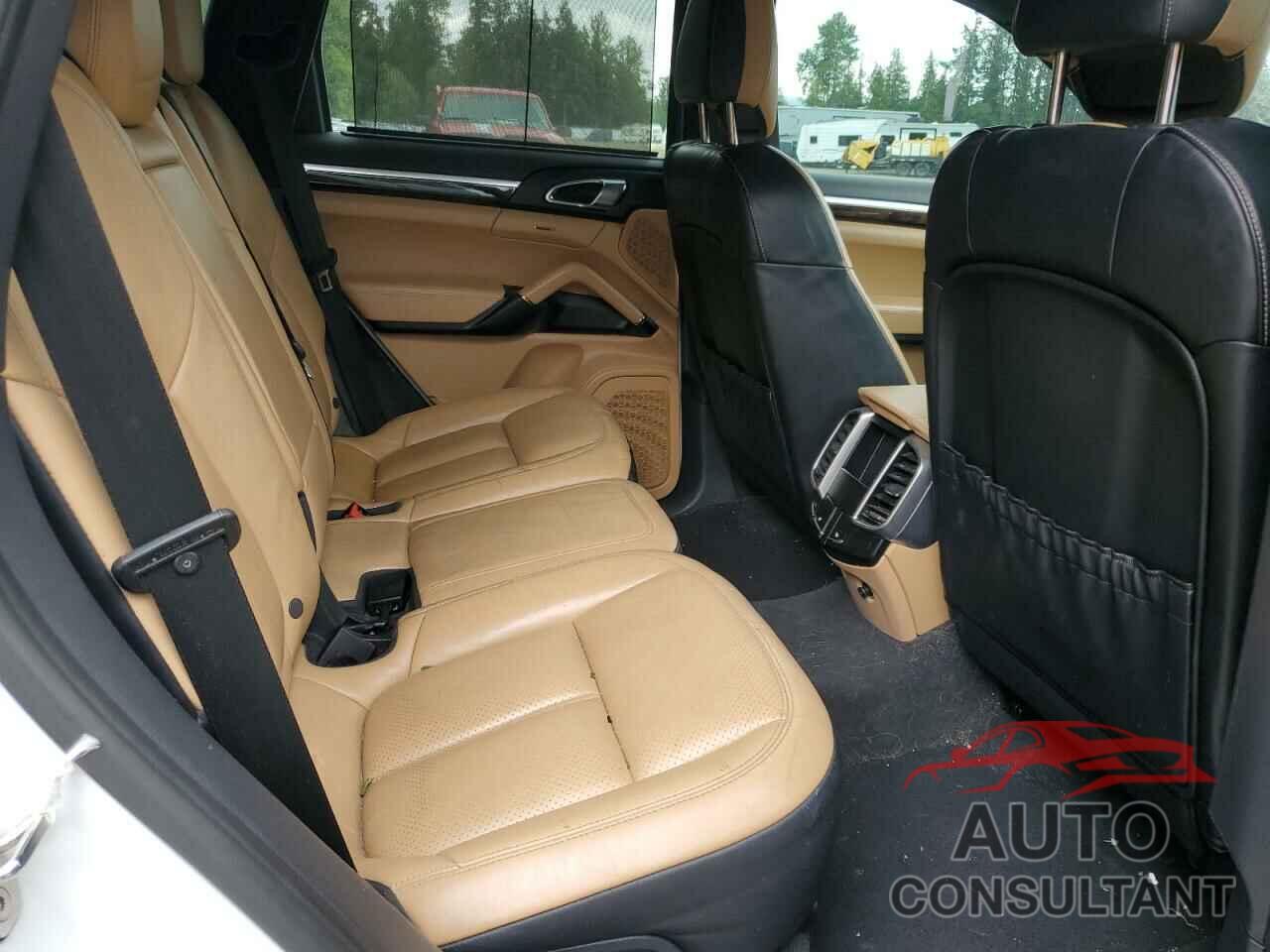 PORSCHE CAYENNE 2016 - WP1AA2A23GKA14940