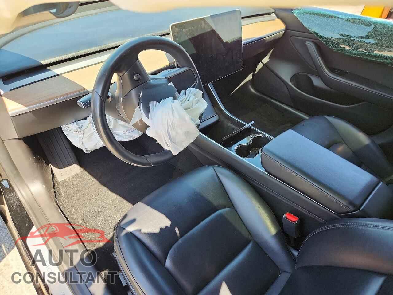 TESLA MODEL 3 2018 - 5YJ3E1EA0JF157309