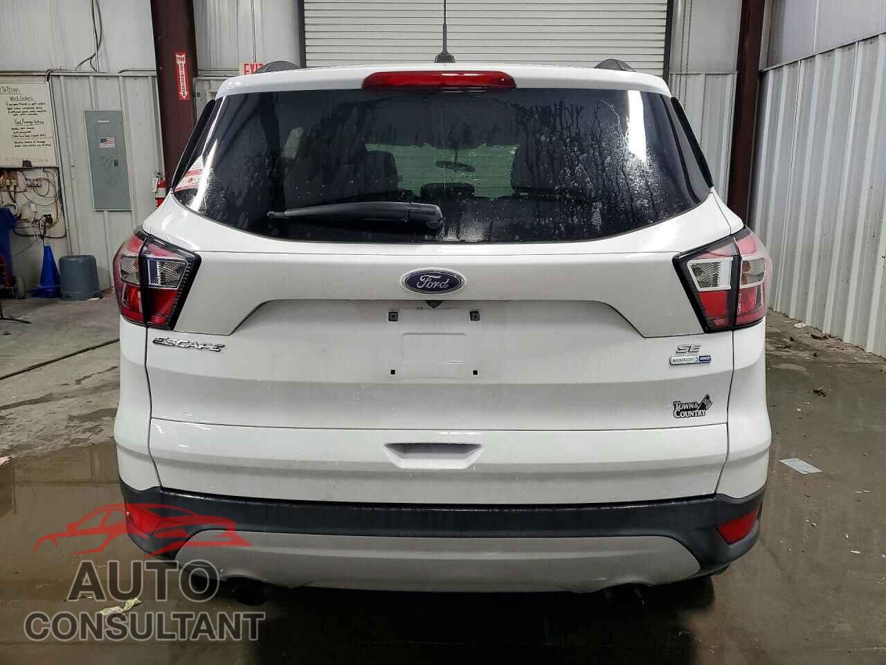 FORD ESCAPE 2018 - 1FMCU9GD9JUD36847