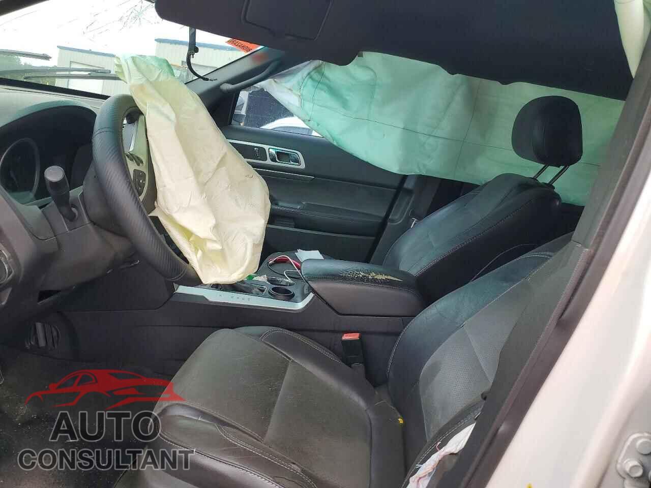FORD EXPLORER 2015 - 1FM5K7D89FGB11697