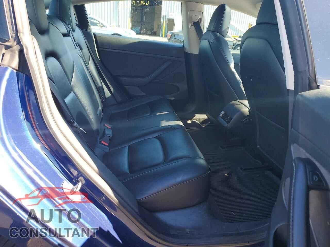 TESLA MODEL 3 2022 - 5YJ3E1EA4NF371905