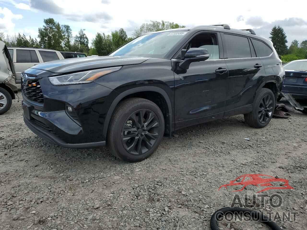 TOYOTA HIGHLANDER 2023 - 5TDXBRCH9PS582847