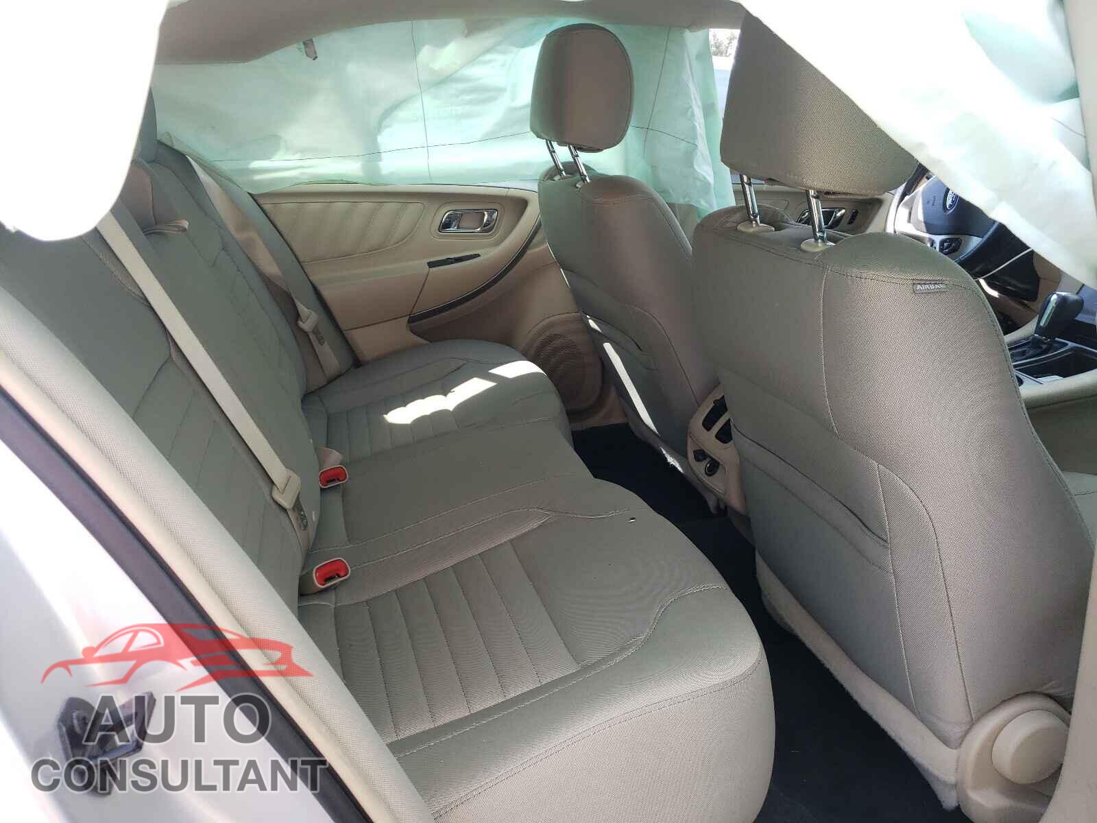 FORD TAURUS 2018 - 1FAHP2D8XJG126701