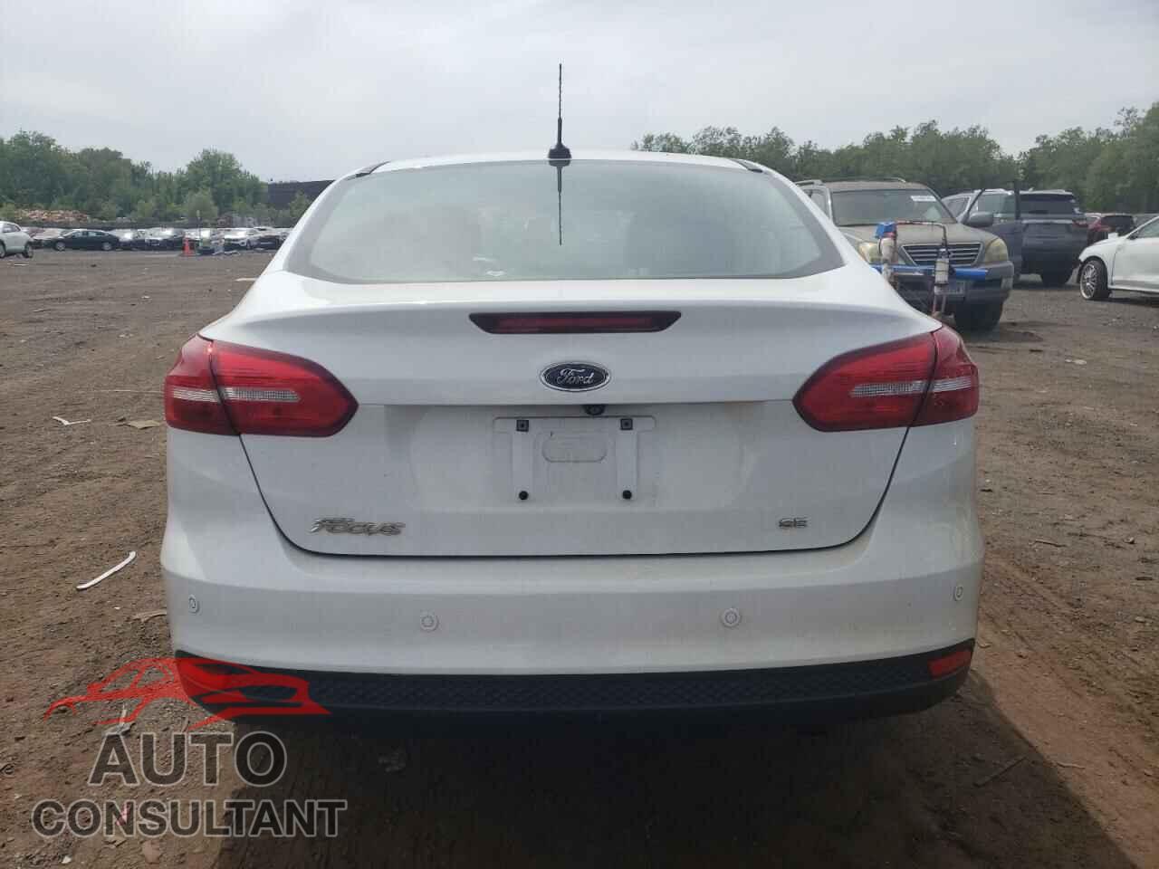 FORD FOCUS 2016 - 1FADP3F23GL329913
