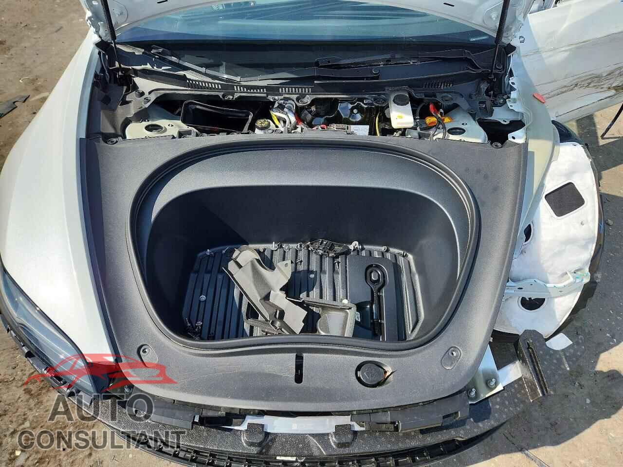 TESLA MODEL 3 2025 - 5YJ3E1EB3SF069963