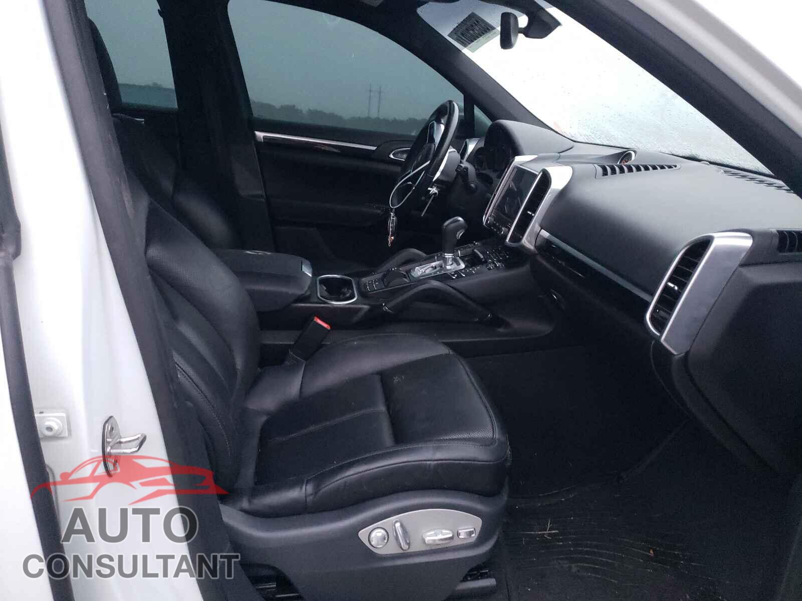 PORSCHE CAYENNE 2017 - WP1AA2A22HKA81711