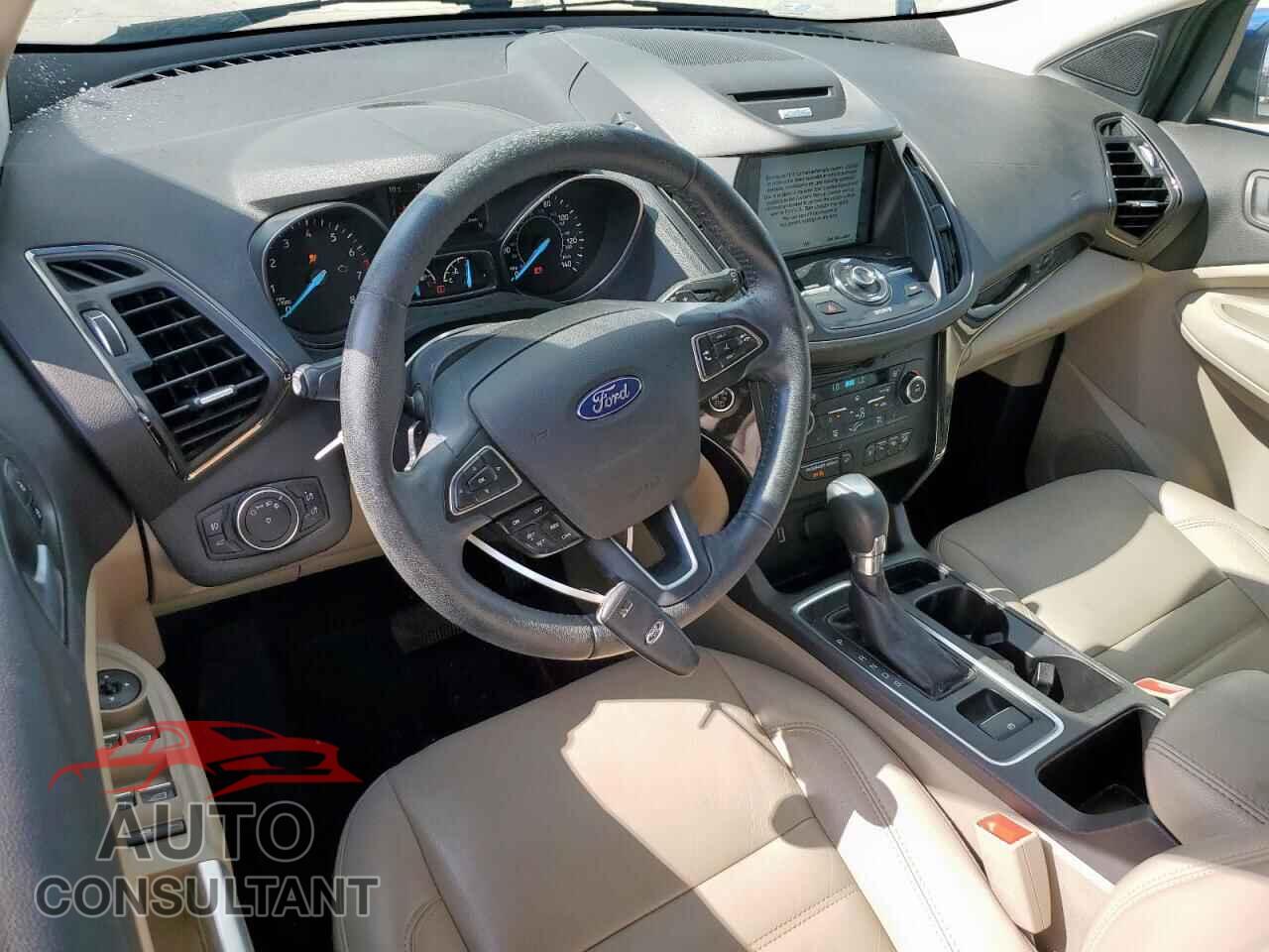 FORD ESCAPE 2017 - 1FMCU0JD7HUE32989