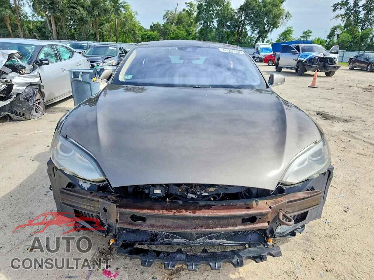 TESLA MODEL S 2015 - 5YJSA1E23FF110220