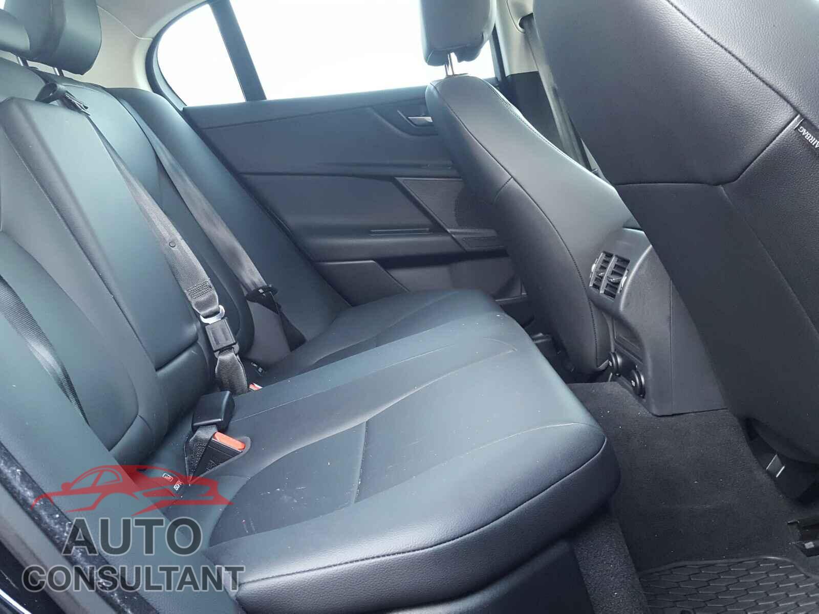 JAGUAR XE 2017 - SAJAR4BNXHA977955