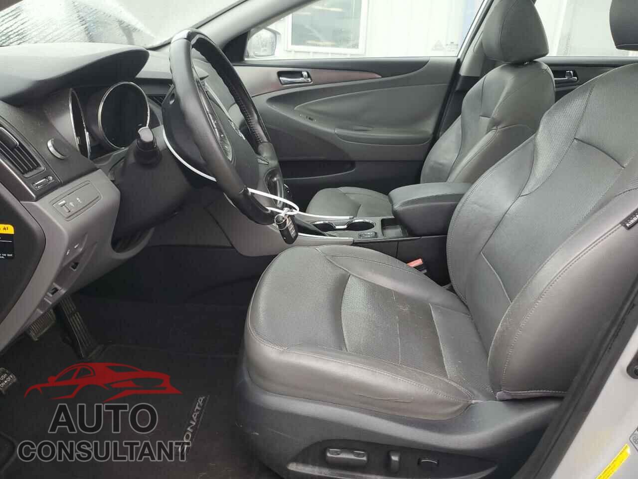 HYUNDAI SONATA 2011 - KMHEC4A48BA018521