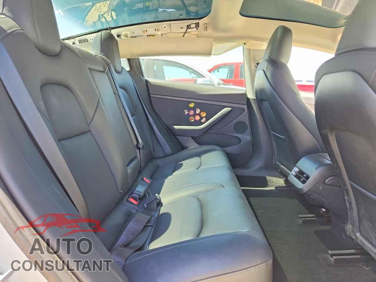 TESLA MODEL 3 2023 - 5YJ3E1EA1PF577735