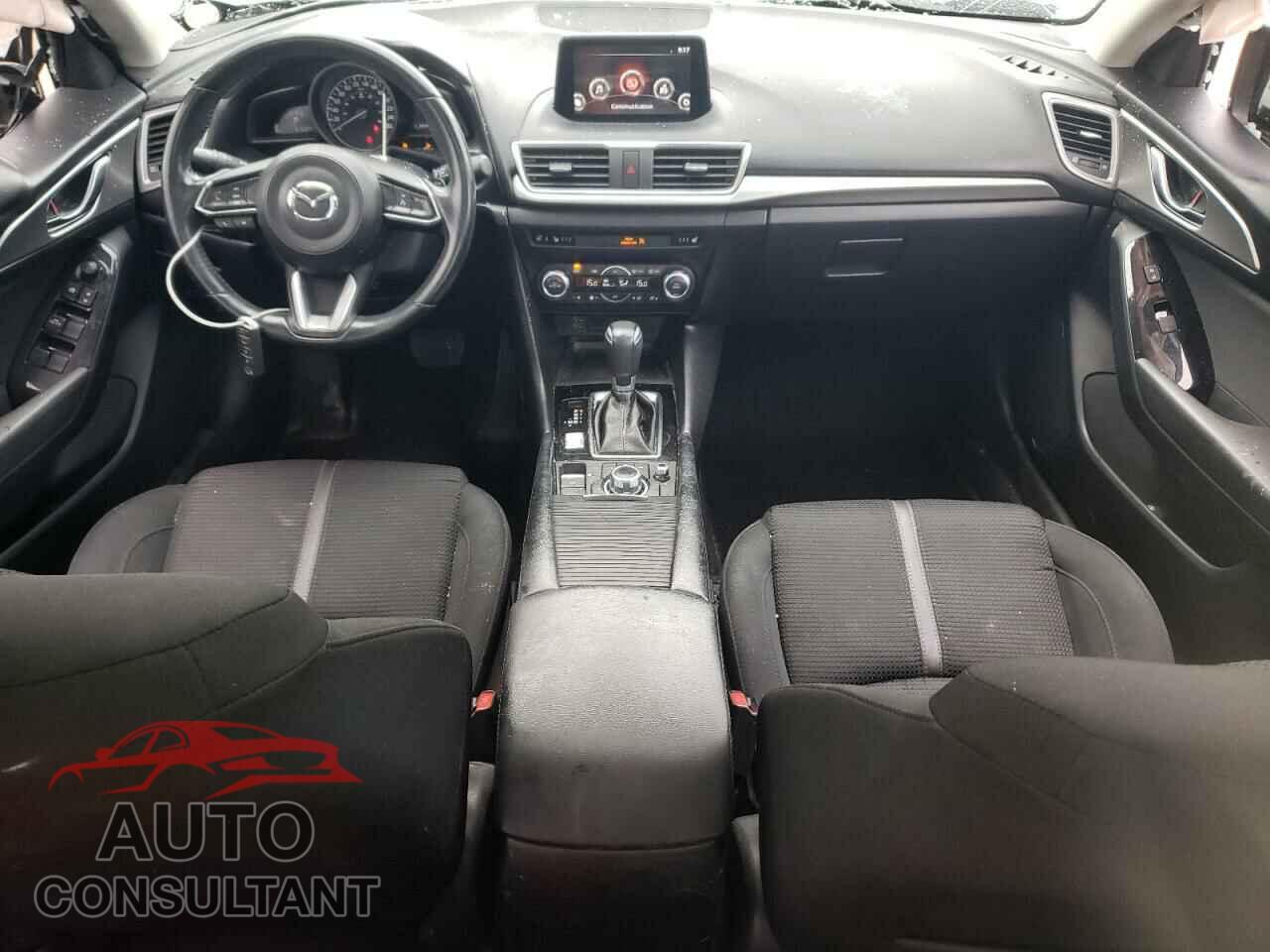 MAZDA 3 2018 - 3MZBN1W35JM195106