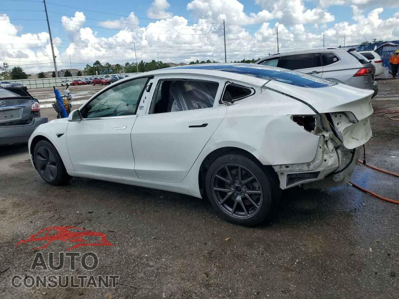 TESLA MODEL 3 2019 - 5YJ3E1EB6KF493654