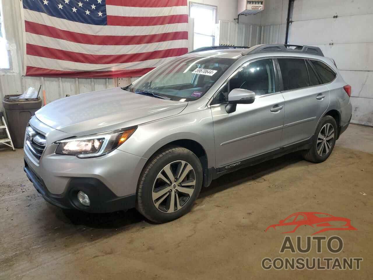 SUBARU OUTBACK 2018 - 4S4BSAKC5J3242195