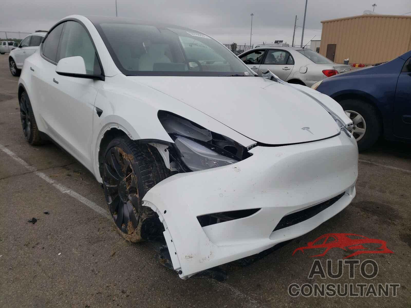 TESLA MODEL Y 2021 - 5YJYGDEF8MF252119