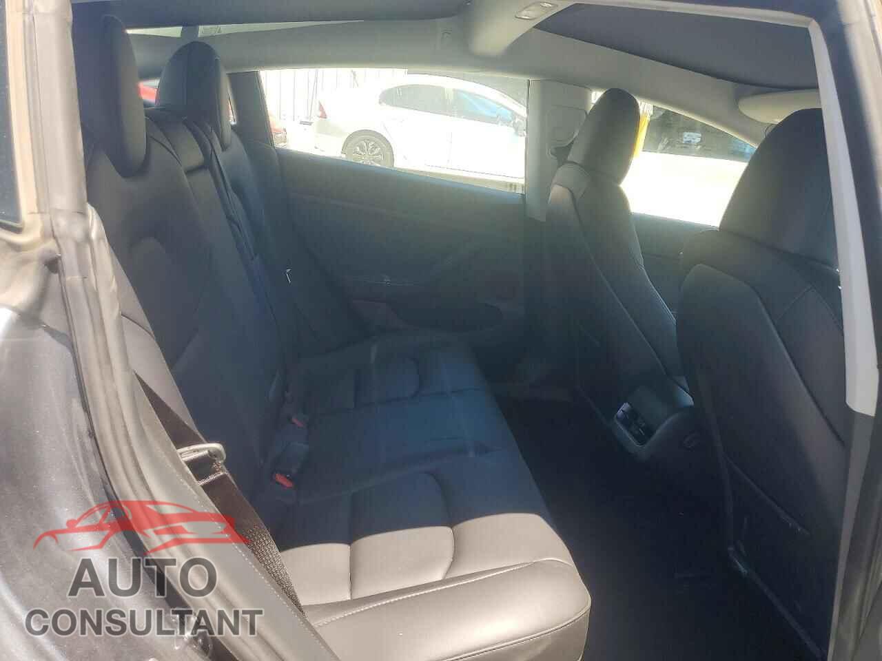 TESLA MODEL 3 2023 - 5YJ3E1EA5PF674663
