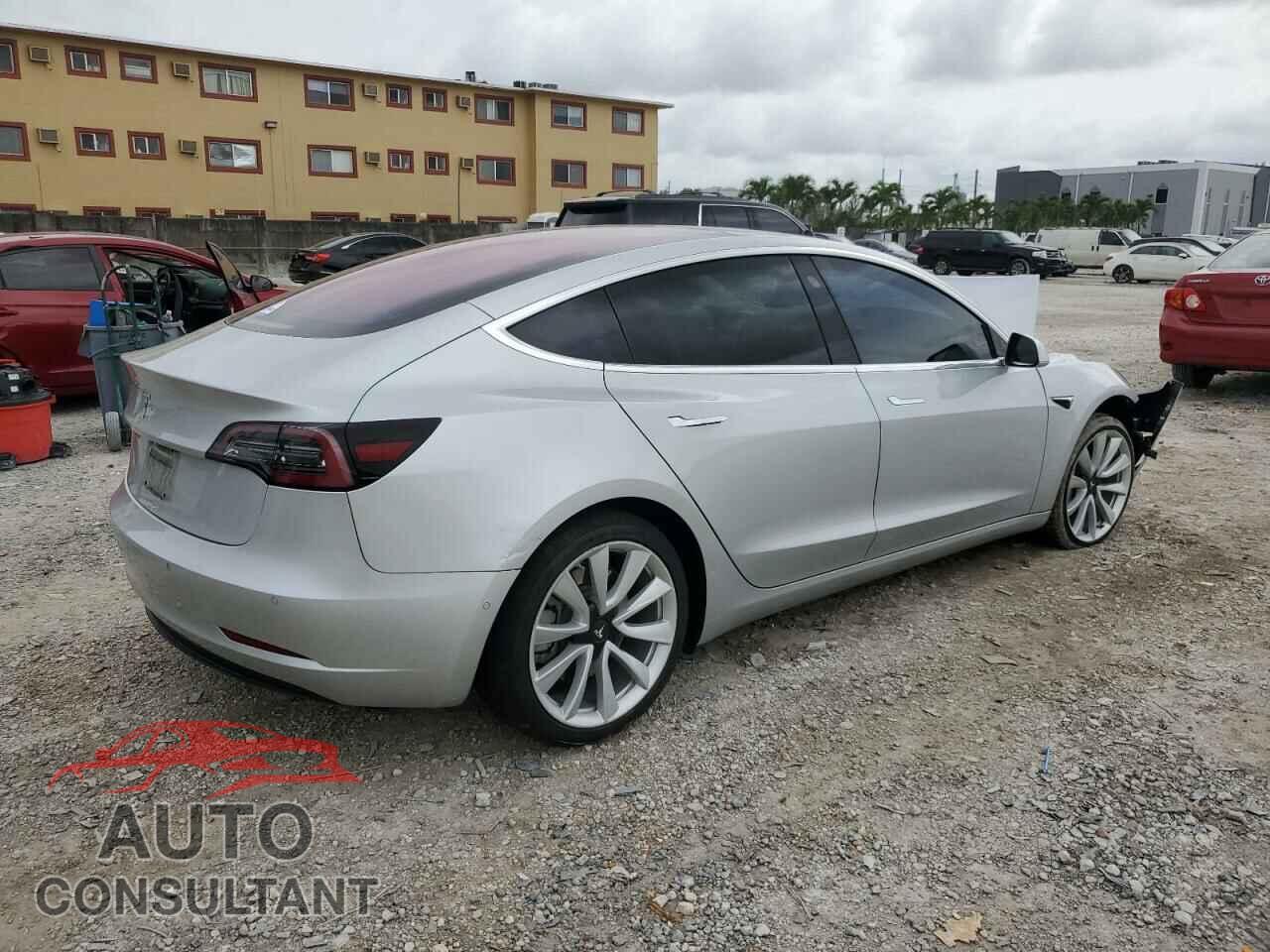 TESLA MODEL 3 2018 - 5YJ3E1EA0JF013517