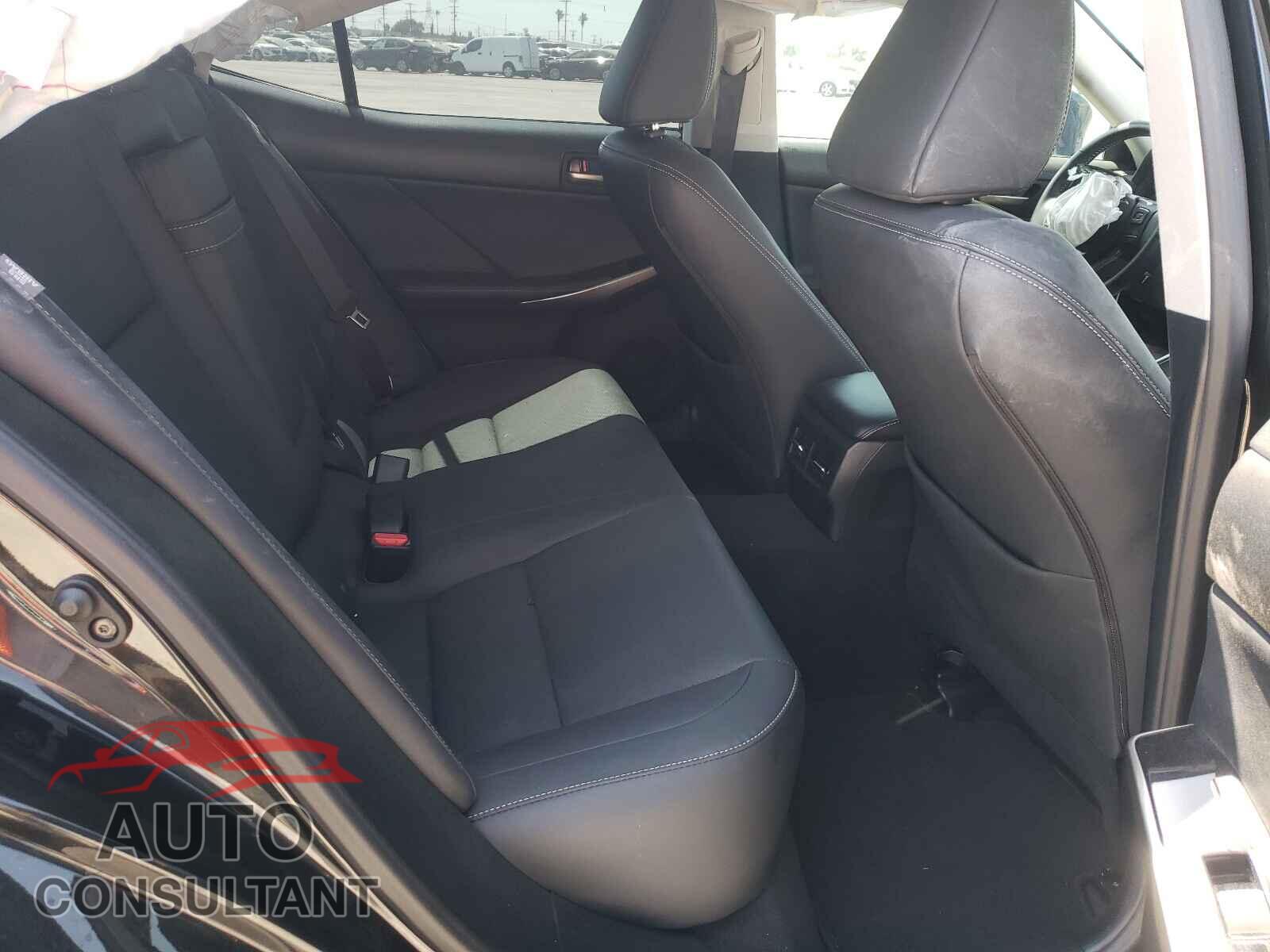 LEXUS IS 2020 - JTHAA1D29L5104253