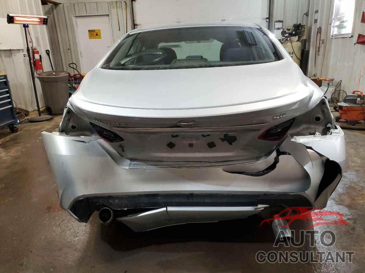 NISSAN ALTIMA 2017 - 1N4AL3AP8HN332801