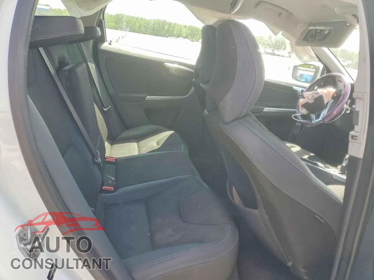 VOLVO XC60 2015 - YV440MDJ8F2682437