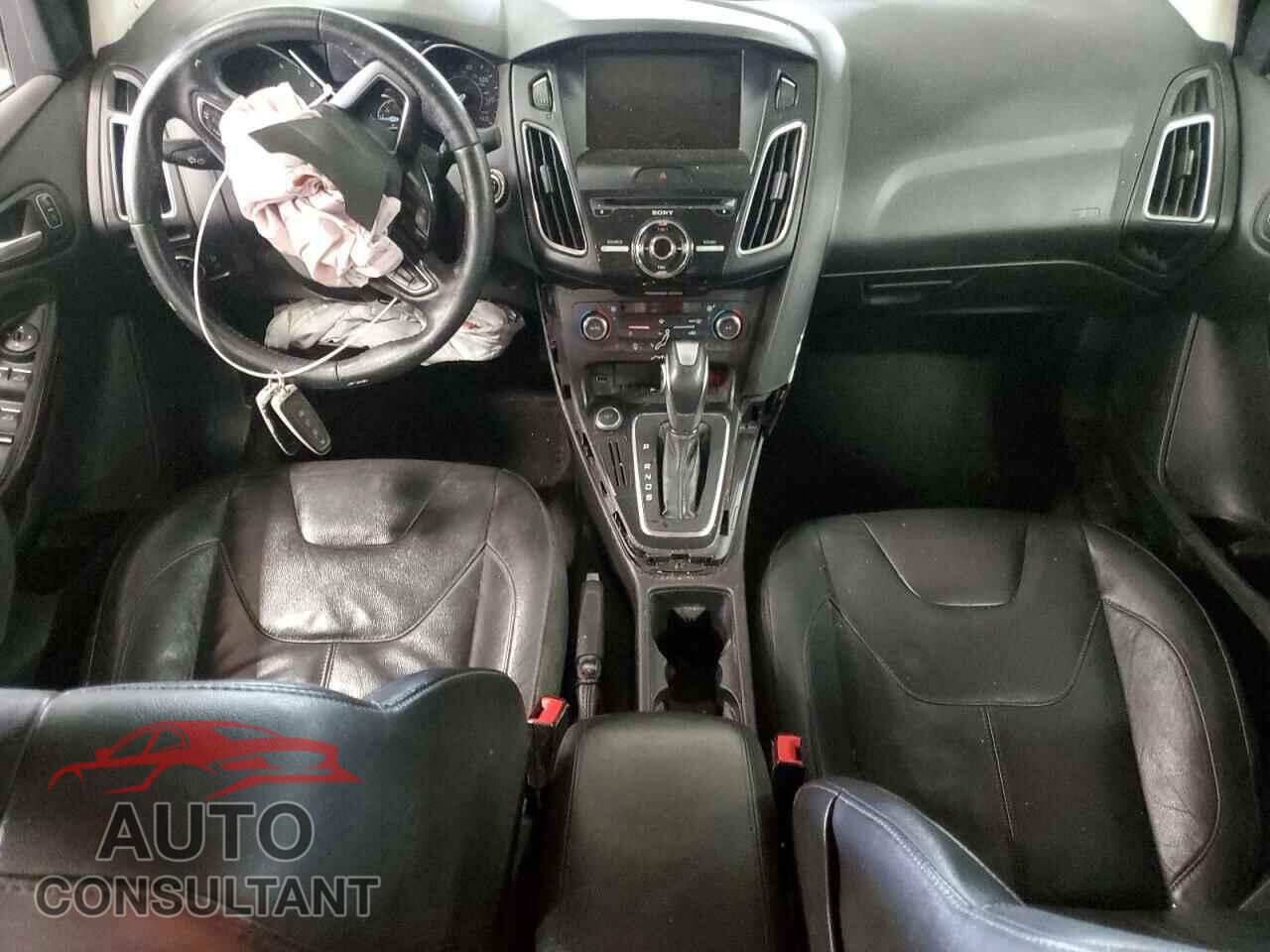 FORD FOCUS 2015 - 1FADP3J28FL385528