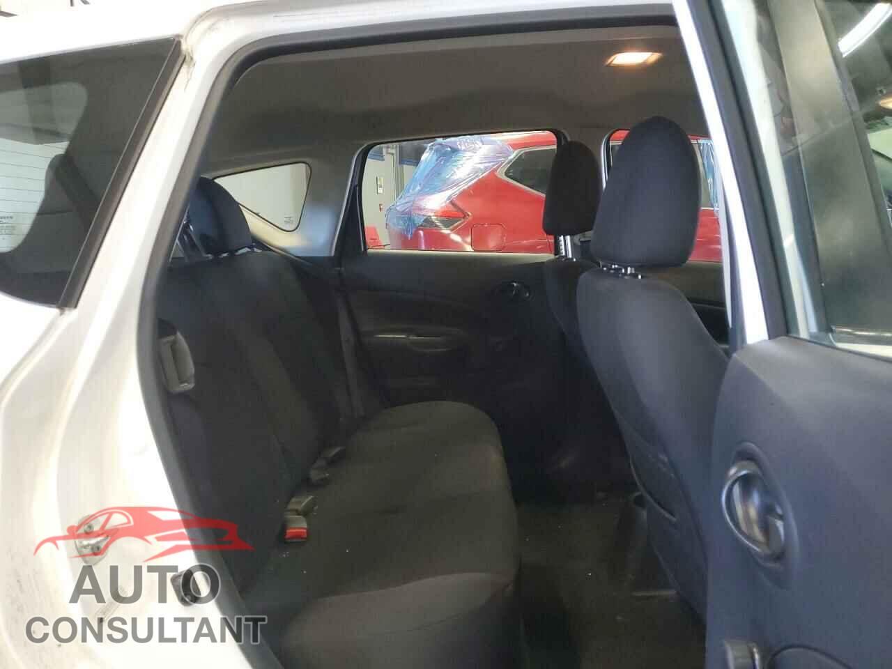 NISSAN VERSA 2017 - 3N1CE2CP2HL354932