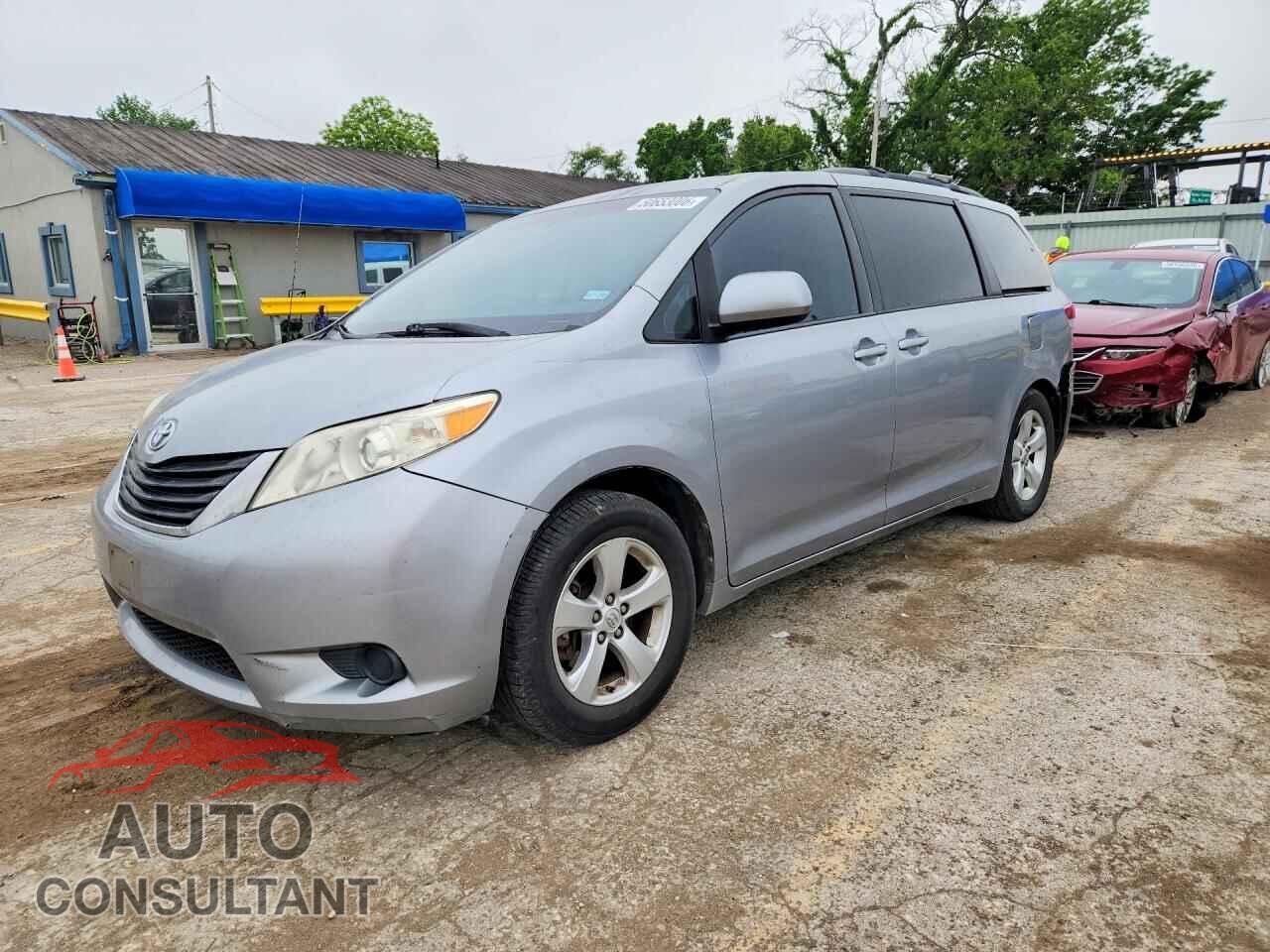 TOYOTA SIENNA 2013 - 5TDKK3DC8DS379857