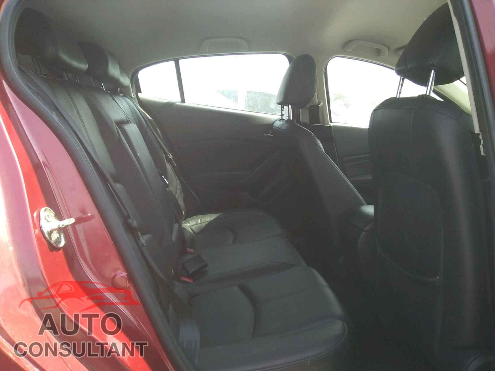 MAZDA 3 2017 - 3MZBN1L79HM107627