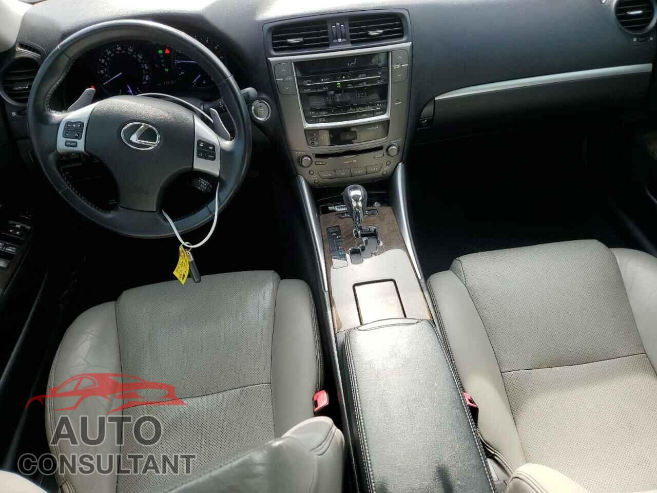 LEXUS IS 2011 - JTHFF2C20B2520593