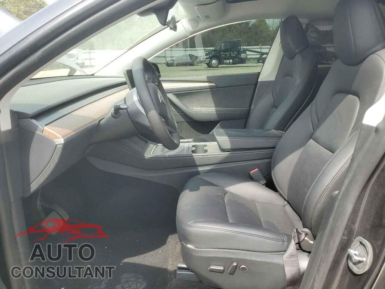 TESLA MODEL Y 2024 - 7SAYGDEE8RF995932