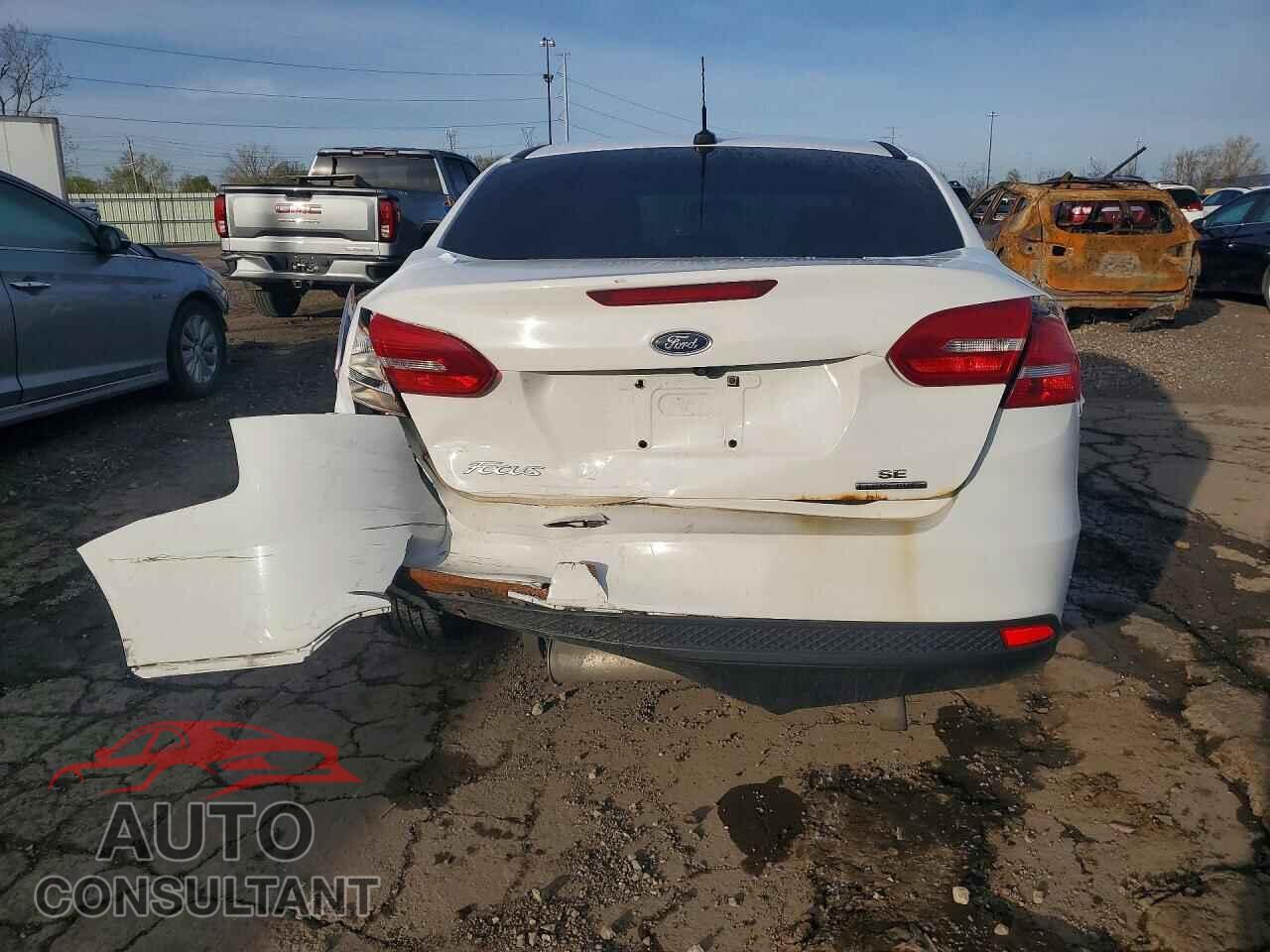 FORD FOCUS 2016 - 1FADP3F26GL389376