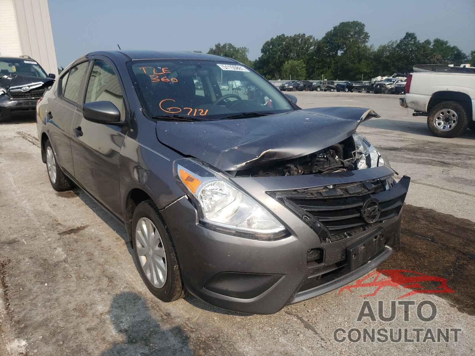 NISSAN VERSA 2018 - 3N1CN7AP8JL818974