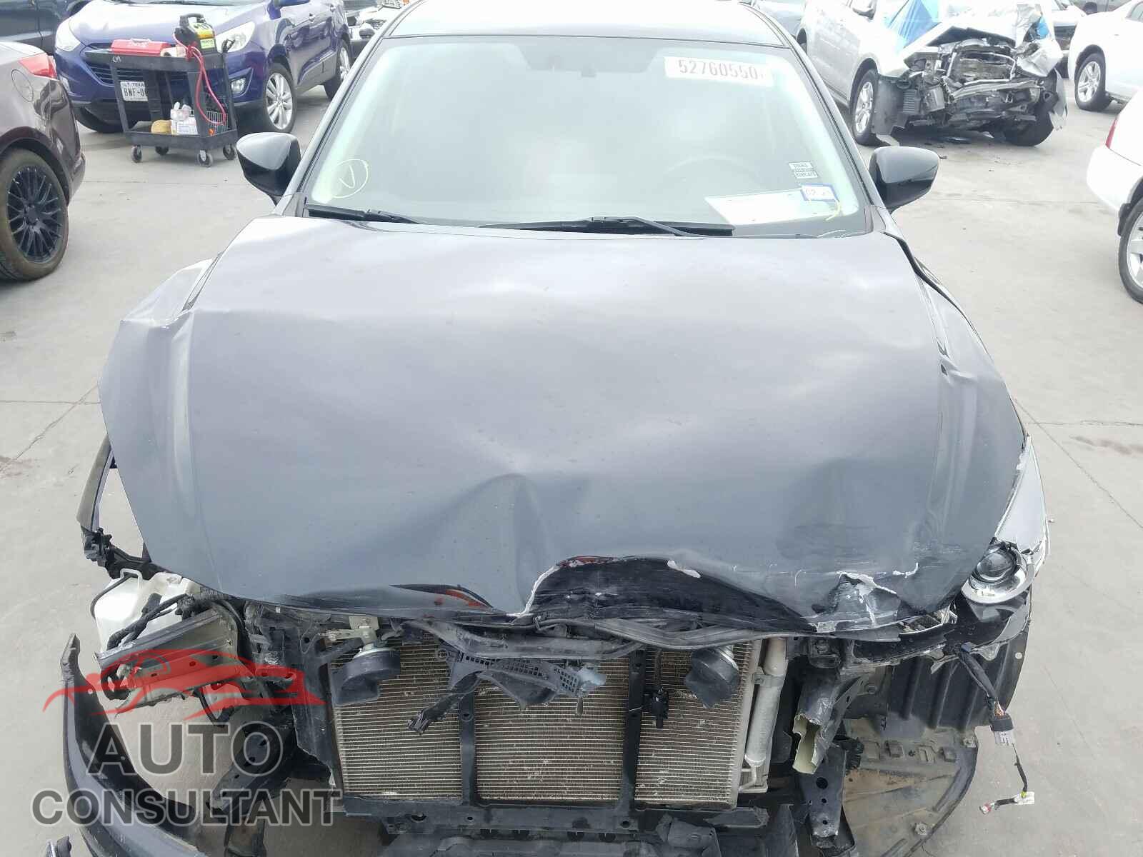 MAZDA 3 2017 - 3MZBN1U75HM143216