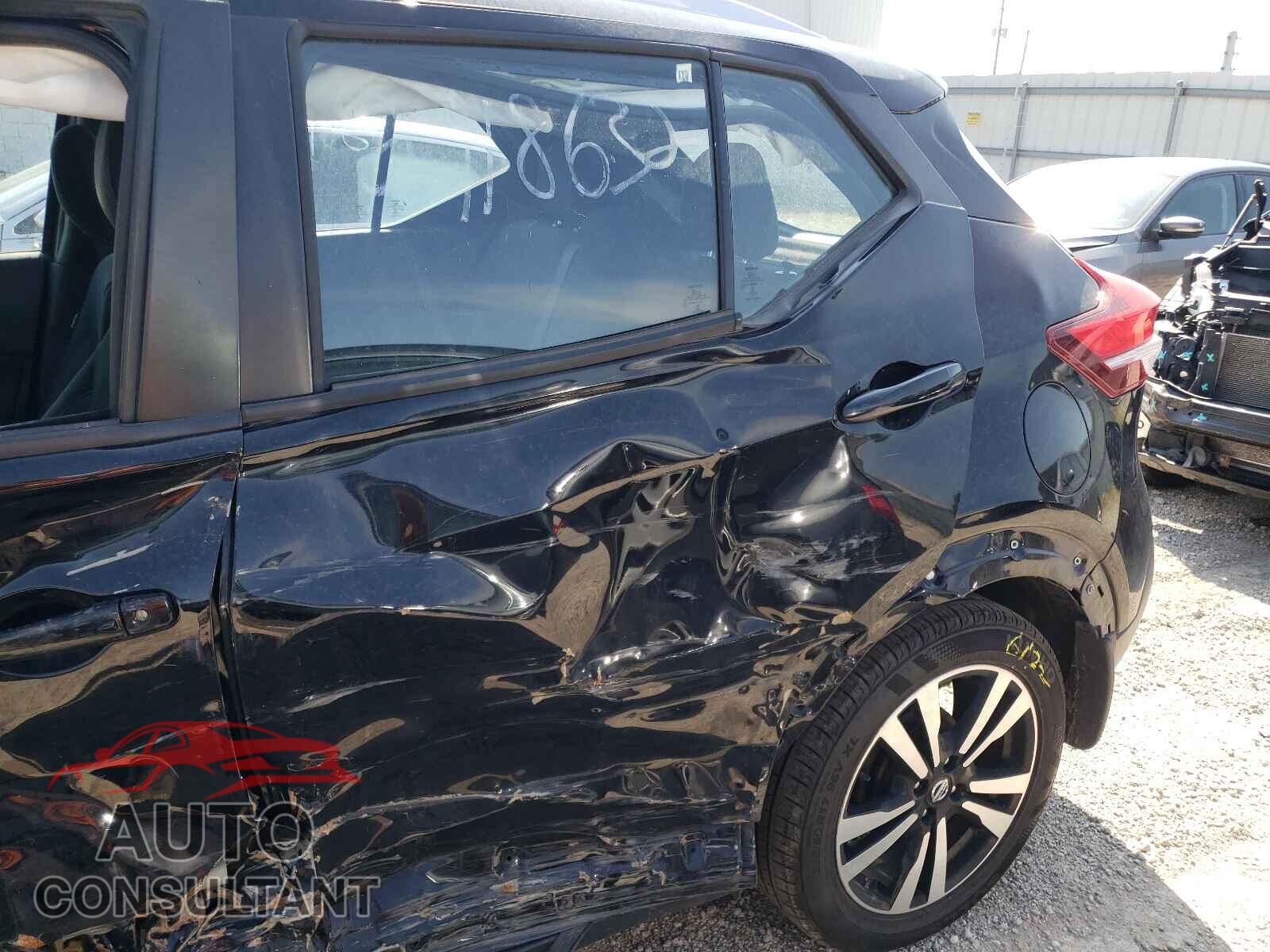 NISSAN KICKS 2019 - 3N1CP5CU3KL549852