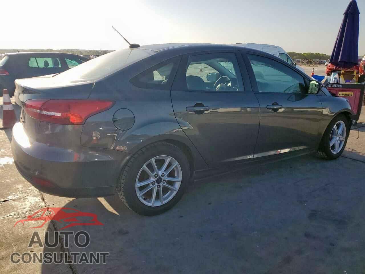 FORD FOCUS 2018 - 1FADP3F2XJL256272