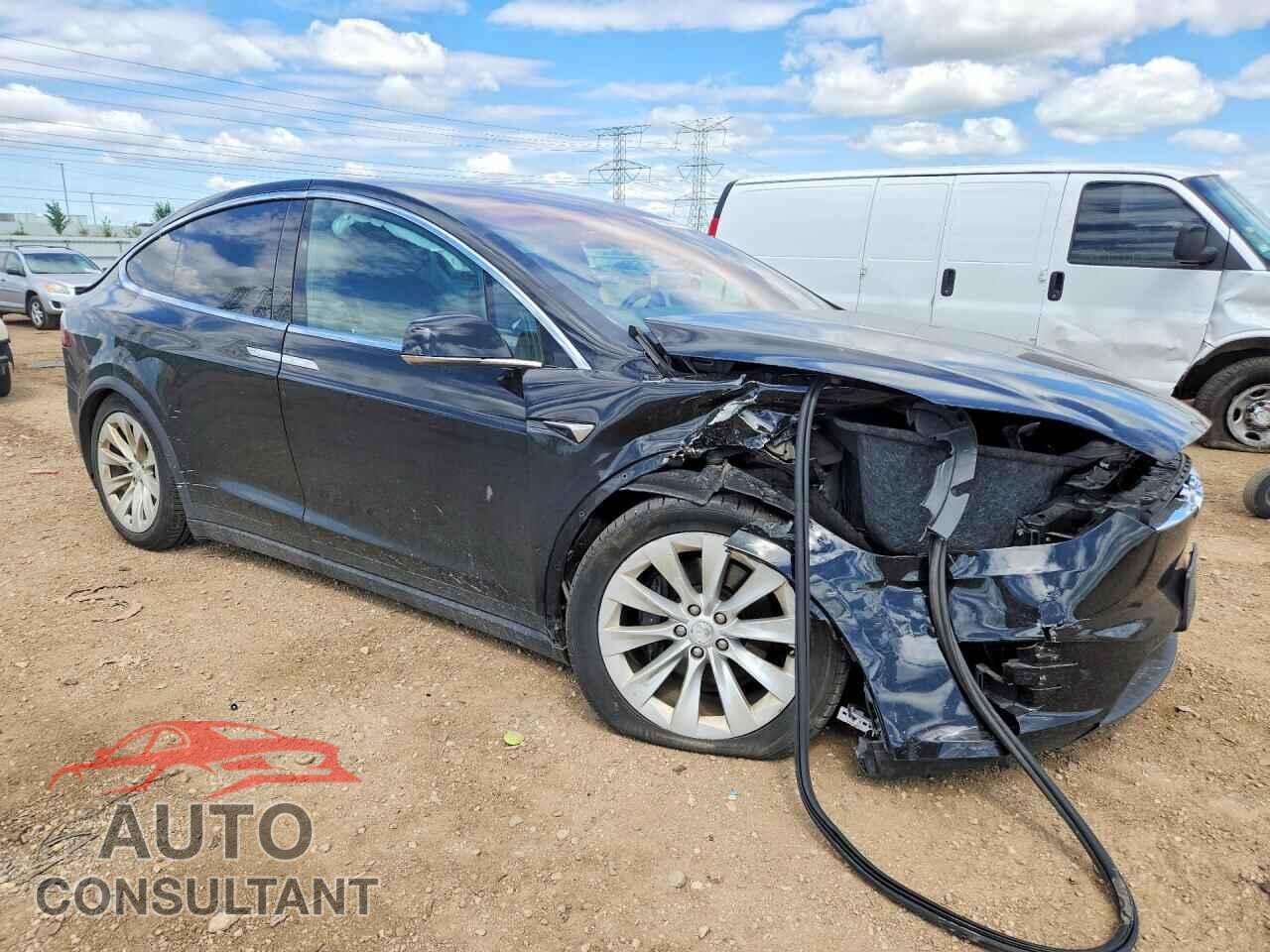 TESLA MODEL X 2018 - 5YJXCAE20JF120762