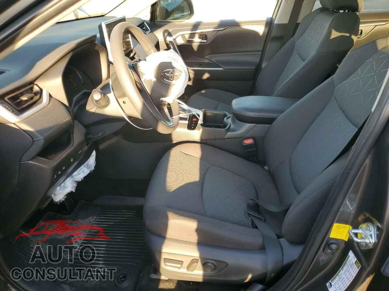 TOYOTA RAV4 2023 - 2T3W1RFVXPC219974