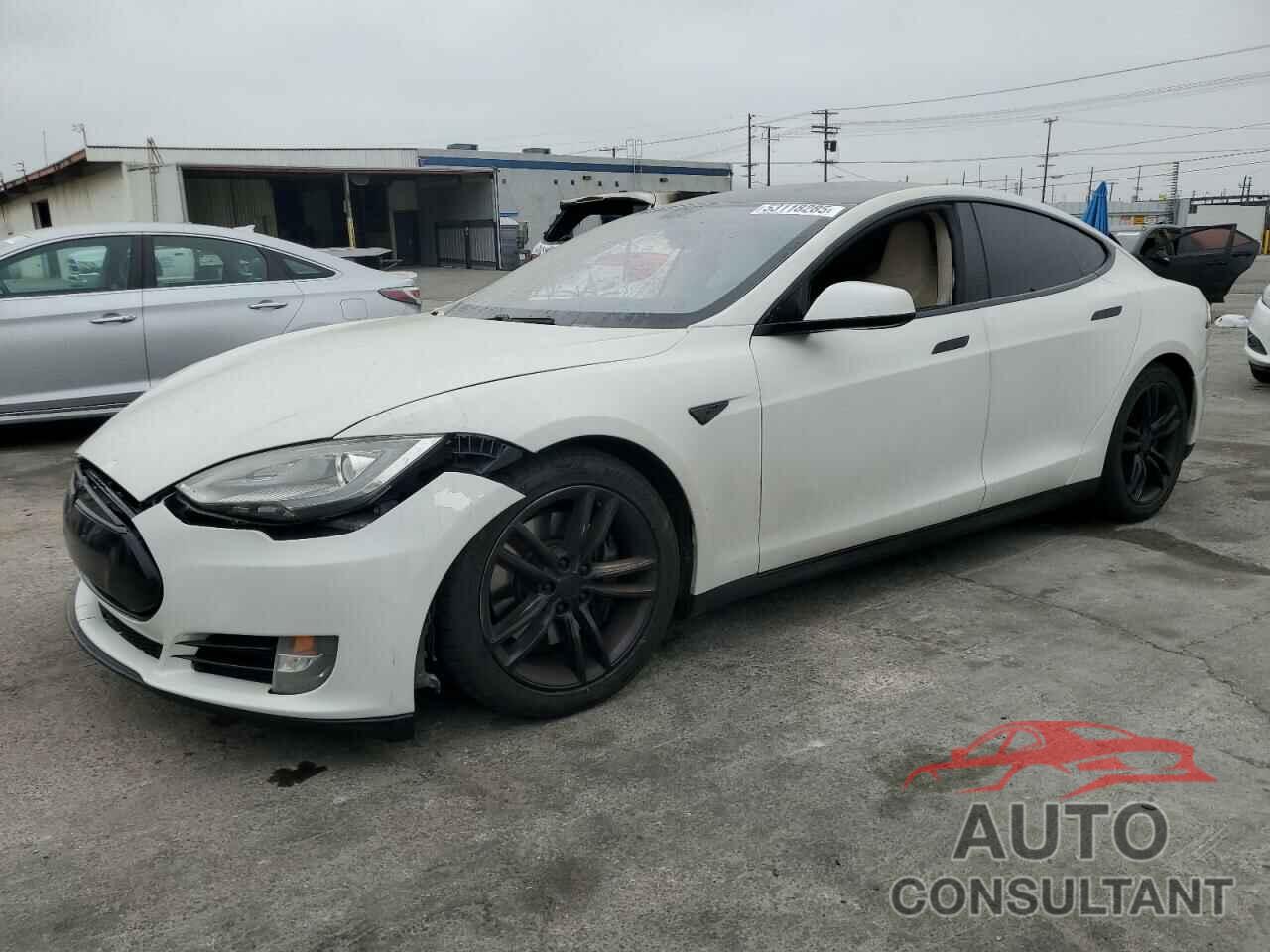 TESLA MODEL S 2013 - 5YJSA1DN4DFP13718