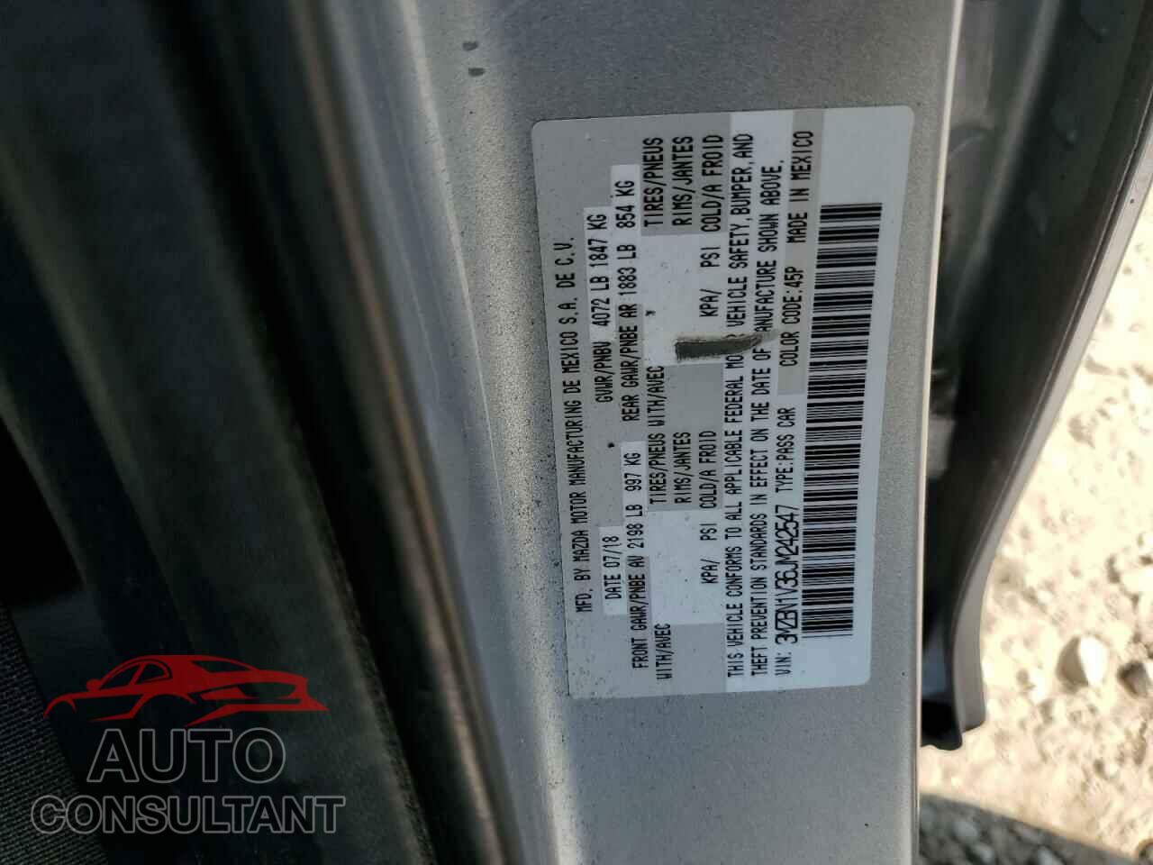 MAZDA 3 2018 - 3MZBN1V36JM242547