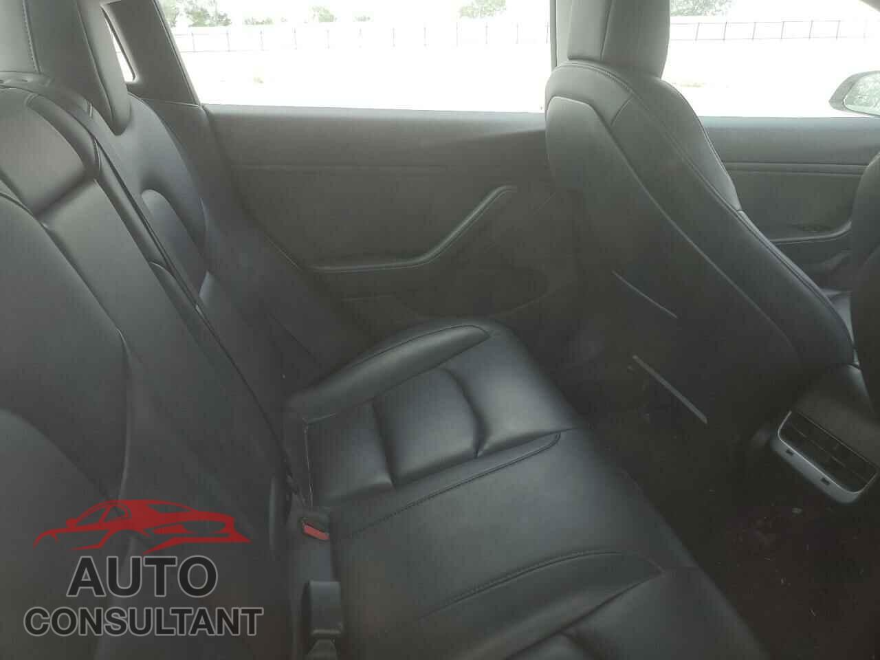 TESLA MODEL 3 2018 - 5YJ3E1EA1JF153057