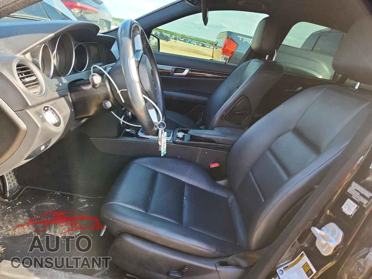 MERCEDES-BENZ C-CLASS 2014 - WDDGF4HBXEA962016