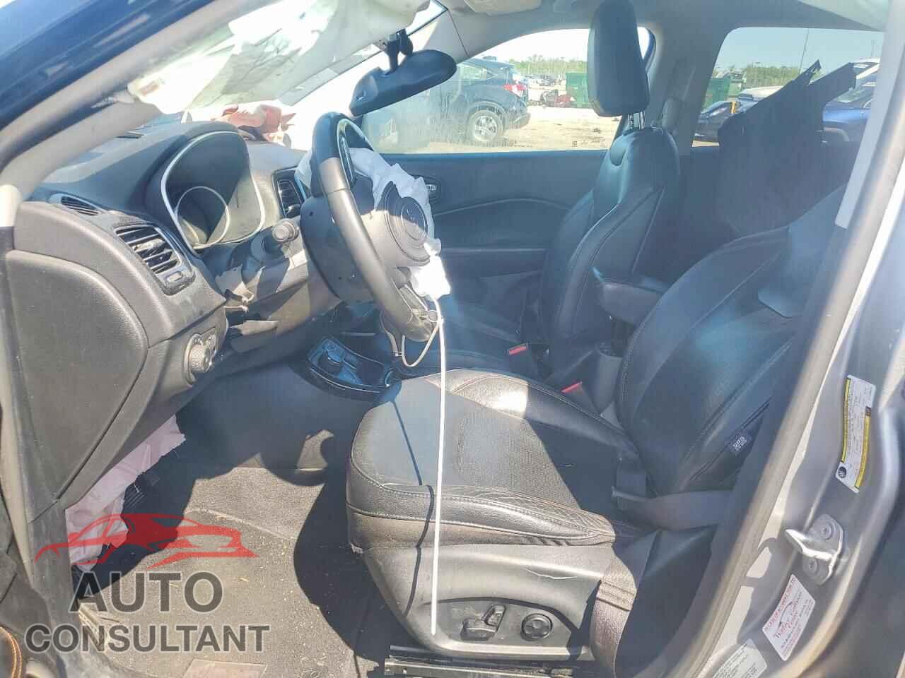 JEEP COMPASS 2018 - 3C4NJDCB7JT128604