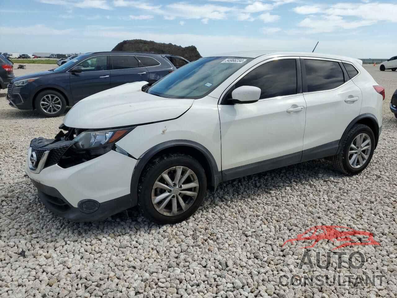 NISSAN ROGUE 2018 - JN1BJ1CP9JW102371