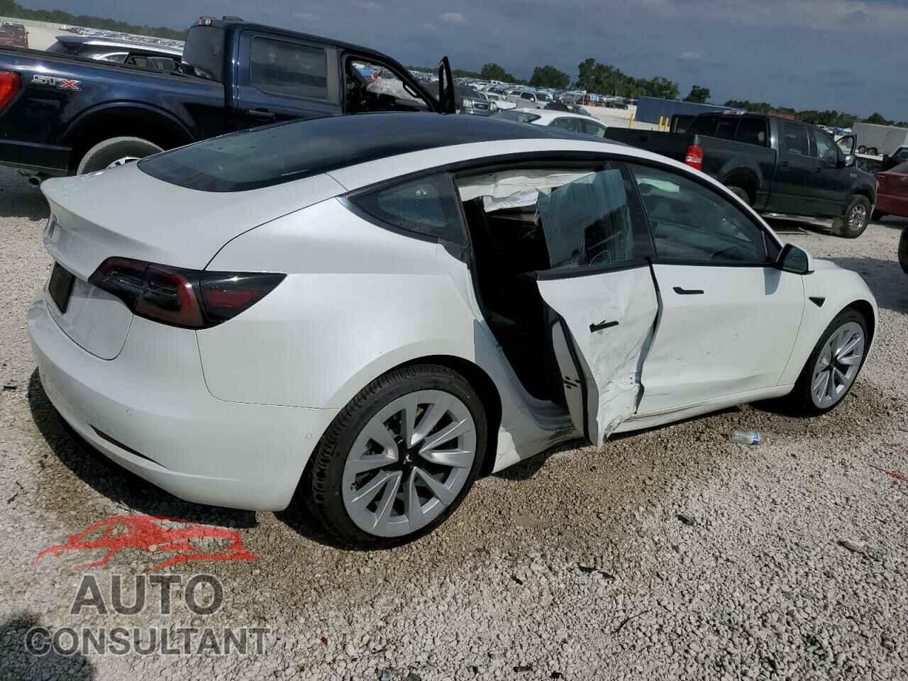 TESLA MODEL 3 2022 - 5YJ3E1EA5NF285938